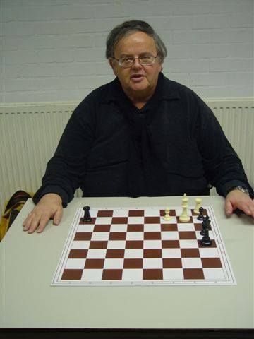 امانول نیمان نویسنده حرکات نامرئی در شطرنج